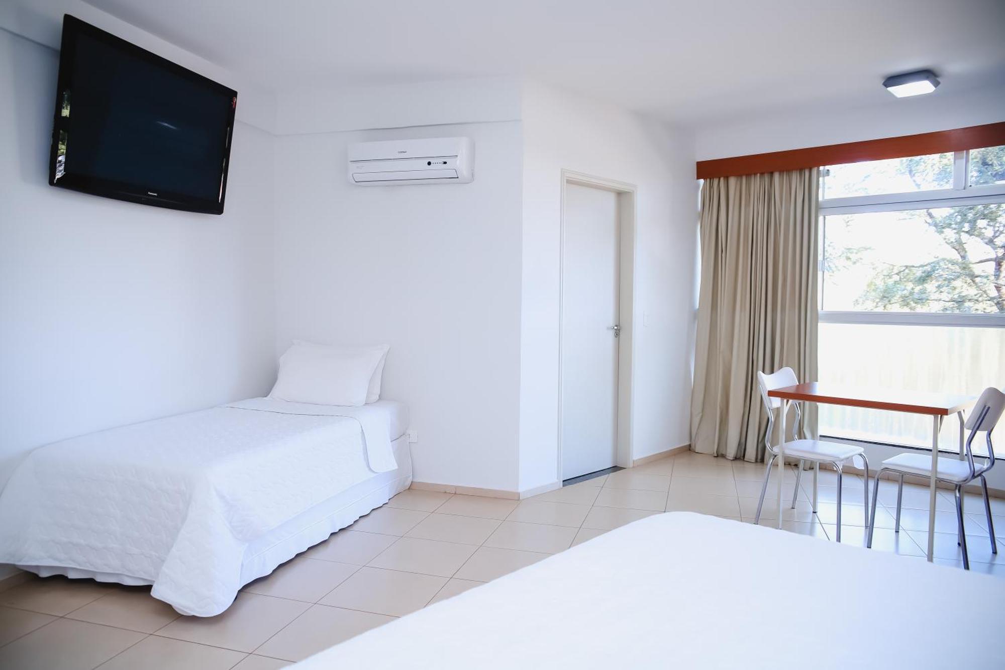 Hotel Agua Das Araras Paraguacu Paulista Oda fotoğraf