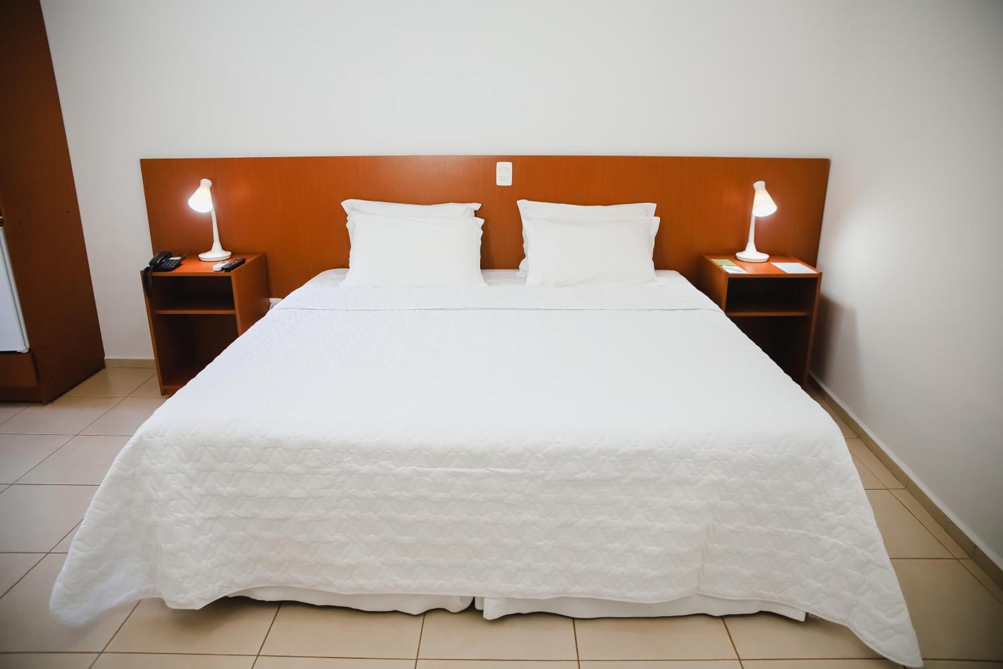 Hotel Agua Das Araras Paraguacu Paulista Oda fotoğraf